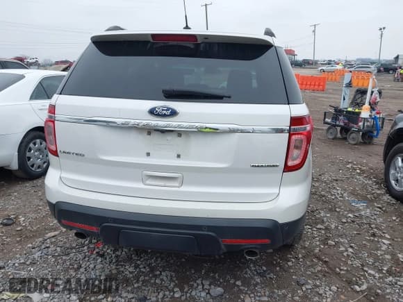 ✅ 2014 Ford Explorer Limited • VIN: 1FM5K7F85EGC13834 • Lot: 43783401. Wystawiony na IAAI z przebiegiem 153 888 mil. Bezpłatny archiwum sprzedaży aukcyjnych z USA i szczegółowy raport historii pojazdu na DreamBid. Zdjęcie 16.