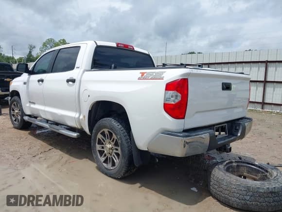 ✅ 2015 Toyota Tundra SR5 • VIN: 5TFEY5F12FX184644 • Lot: 42778218. Listed on IAAI with 242,620 mi. Free auction sales archive from the USA and detailed vehicle history report at DreamBid. Image 3.
