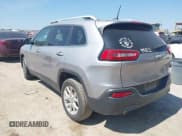 ✅ 2018 Jeep Cherokee Latitude • VIN: 1C4PJLCB5JD566692 • Лот: 43152221. Опубликован ранее на IAAI с пробегом 170 637 миль. Бесплатный доступ к архиву аукционных продаж из США и подробный отчёт об истории автомобиля на DreamBid. Изображение 3.
