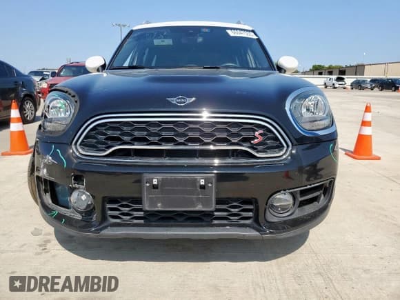✅ 2019 MINI Countryman Cooper S • VIN: WMZYT5C55K3E69779 • Lot: 66047555. Listed on Copart with 67,969 mi. Free auction sales archive from the USA and detailed vehicle history report at DreamBid. Image 5.