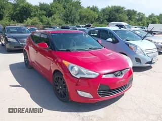 ✅ 2013 Hyundai Veloster w/Black Int • VIN: KMHTC6AD9DU135318 • Lot: 42632212. Wystawiony na IAAI z przebiegiem 97 485 mil. Bezpłatny archiwum sprzedaży aukcyjnych z USA i szczegółowy raport historii pojazdu na DreamBid. Zdjęcie 1.
