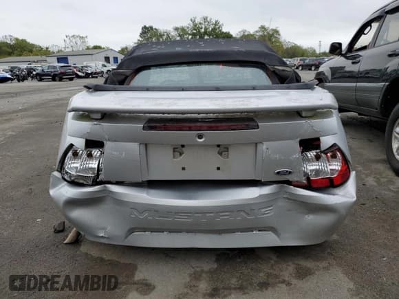 ✅ 2004 Ford Mustang Deluxe • VIN: 1FAFP44614F132706 • Лот: 80920275. Опубликован ранее на Copart с пробегом 137 564 миль. Бесплатный доступ к архиву аукционных продаж из США и подробный отчёт об истории автомобиля на DreamBid. Изображение 6.