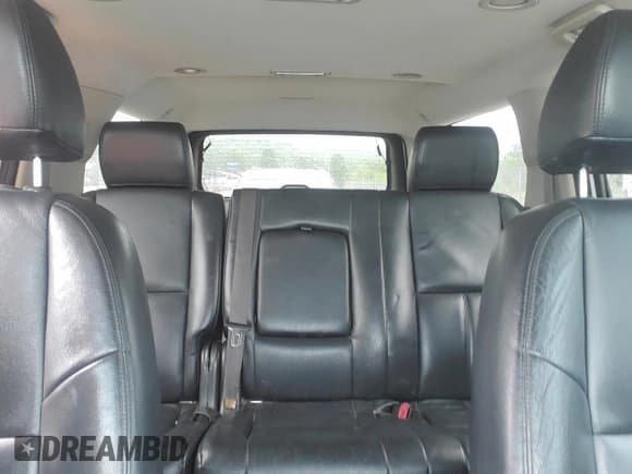 ✅ 2011 Chevrolet Suburban LS • VIN: 1GNSCHE07BR179084 • Lot: 55298314. Listed on Copart with 187,631 mi. Free auction sales archive from the USA and detailed vehicle history report at DreamBid. Image 10.
