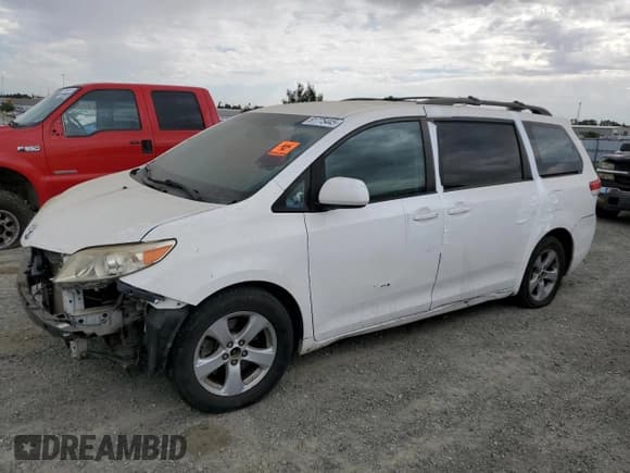 ✅ 2012 Toyota Sienna LE • VIN: 5TDKK3DC9CS225253 • Lot: 81775445. Listed on Copart with 199,369 mi. Free auction sales archive from the USA and detailed vehicle history report at DreamBid. Image 1.