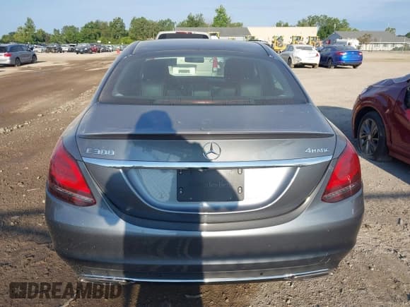 ✅ 2021 Mercedes-Benz C 300 • VIN: W1KWF8EB0MR609887 • Lot: 43008368. Wystawiony na IAAI z przebiegiem 34 868 mil. Bezpłatny archiwum sprzedaży aukcyjnych z USA i szczegółowy raport historii pojazdu na DreamBid. Zdjęcie 17.