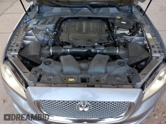 ✅ 2012 Jaguar XJ Supercharged • VIN: SAJWA2GE4CMV27817 • Lot: 54606585. Wystawiony na Copart z przebiegiem 155 690 mil. Bezpłatny archiwum sprzedaży aukcyjnych z USA i szczegółowy raport historii pojazdu na DreamBid. Zdjęcie 11.