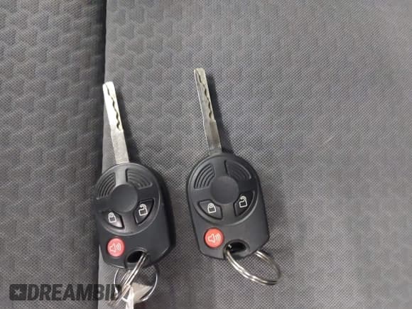 ✅ 2017 Ford Escape SE • VIN: 1FMCU9GD9HUC55311 • Lot: 43468403. Listed on IAAI with 117,889 mi. Free auction sales archive from the USA and detailed vehicle history report at DreamBid. Image 11.