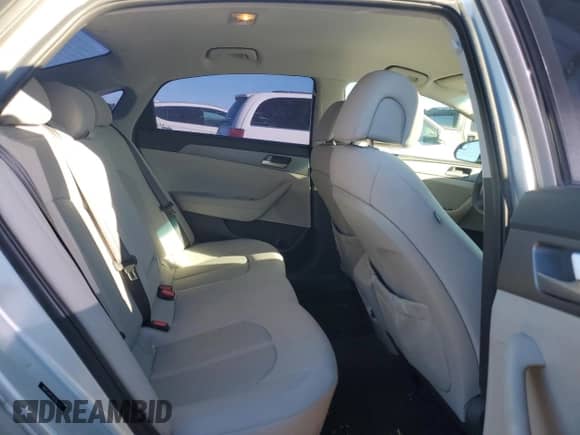 2016 Hyundai Sonata 2.4L z VIN 5NPE24AF1GH397502, wystawiony jako Copart lot #90716755 z przebiegiem 179 720 mil mil oraz Czysty tytuł • Clean title. Historia ofert i sprzedaży dostępna na DreamBid. Obrazek 10.