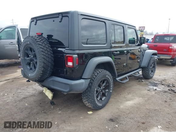 ✅ 2021 Jeep Wrangler Unlimited Willys • VIN: 1C4HJXDN8MW595665 • Lot: 41507555. Wystawiony na IAAI z przebiegiem 24 505 mil. Bezpłatny archiwum sprzedaży aukcyjnych z USA i szczegółowy raport historii pojazdu na DreamBid. Zdjęcie 4.