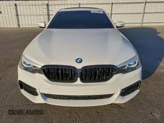 ✅ 2017 BMW 5 Series 530i xDrive • VIN: WBAJA7C3XHWA69996 • Лот: 94312895. Опубликован ранее на Copart с пробегом 130 083 миль. Бесплатный доступ к архиву аукционных продаж из США и подробный отчёт об истории автомобиля на DreamBid. Изображение 5.