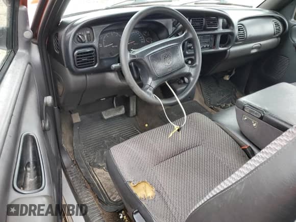 2001 Dodge 1500 с VIN 1B7HC16Y11S186215, выставлен на аукционе Copart как лот 83892014 с пробегом Не указан миль и Списание • Salvage title. История ставок и продаж доступна на DreamBid. Изображение 8.