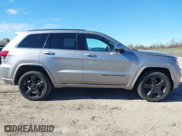 ✅ 2015 Jeep Grand Cherokee Altitude • VIN: 1C4RJFAG0FC942883 • Лот: 43544876. Опубликован ранее на IAAI с пробегом 121 139 миль. Бесплатный доступ к архиву аукционных продаж из США и подробный отчёт об истории автомобиля на DreamBid. Изображение 13.