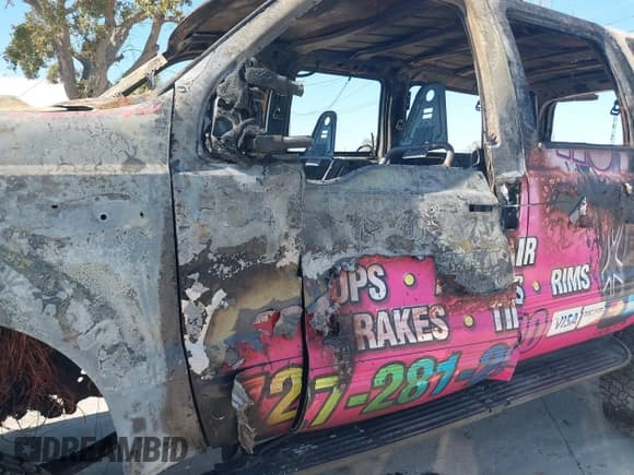 ✅ 2000 Ford Excursion Limited • VIN: 1FMNU43S9YED54222 • Лот: 41685908. Опубликован ранее на IAAI с пробегом Не указан. Бесплатный доступ к архиву аукционных продаж из США и подробный отчёт об истории автомобиля на DreamBid. Изображение 14.