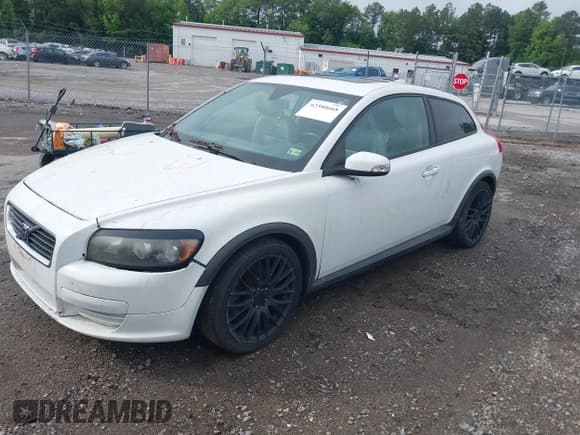 ✅ 2008 Volvo C30 Version 1.0 • VIN: YV1MK672482081519 • Lot: 42380668. Wystawiony na IAAI z przebiegiem 115 973 mil. Bezpłatny archiwum sprzedaży aukcyjnych z USA i szczegółowy raport historii pojazdu na DreamBid. Zdjęcie 2.
