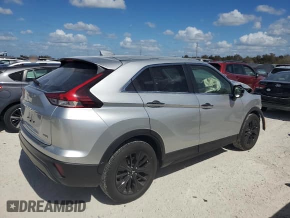 ✅ 2022 Mitsubishi Eclipse Cross LE • VIN: JA4ASVAA6NZ061062 • Лот: 57394845. Опубликован ранее на Copart с пробегом Не указан. Бесплатный доступ к архиву аукционных продаж из США и подробный отчёт об истории автомобиля на DreamBid. Изображение 3.