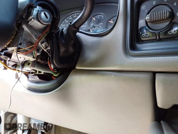 ✅ 2001 GMC Sierra 1500 SLE • VIN: 2GTEK19T611308931 • Лот: 42192722. Опубликован ранее на IAAI с пробегом 271 777 миль. Бесплатный доступ к архиву аукционных продаж из США и подробный отчёт об истории автомобиля на DreamBid. Изображение 21.