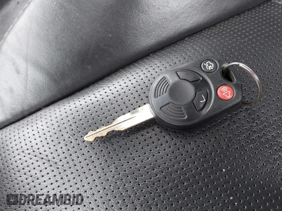 ✅ 2008 Lincoln MKZ • VIN: 3LNHM28TX8R612151 • Lot: 42721061. Listed on IAAI with 116,807 mi. Free auction sales archive from the USA and detailed vehicle history report at DreamBid. Image 11.