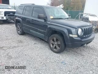 ✅ 2015 Jeep Patriot Latitude • VIN: 1C4NJRFB4FD245501 • Lot: 43312489. Wystawiony na IAAI z przebiegiem 182 761 mil. Bezpłatny archiwum sprzedaży aukcyjnych z USA i szczegółowy raport historii pojazdu na DreamBid. Zdjęcie 1.