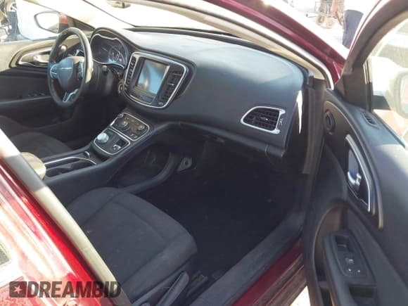 ✅ 2016 Chrysler 200 Limited • VIN: 1C3CCCAGXGN197343 • Lot: 43358650. Wystawiony na IAAI z przebiegiem 62 070 mil. Bezpłatny archiwum sprzedaży aukcyjnych z USA i szczegółowy raport historii pojazdu na DreamBid. Zdjęcie 5.