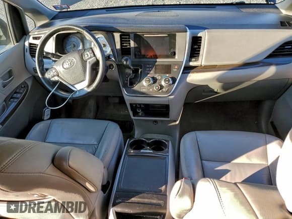 ✅ 2016 Toyota Sienna XLE • VIN: 5TDYK3DC2GS715209 • Lot: 95060385. Listed on Copart with 95,035 mi. Free auction sales archive from the USA and detailed vehicle history report at DreamBid. Image 8.