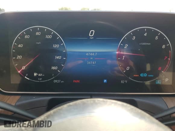 ✅ 2022 Mercedes-Benz C 300 • VIN: W1KAF4HB0NR019639 • Lot: 70110945. Wystawiony na Copart z przebiegiem 34 747 mil. Bezpłatny archiwum sprzedaży aukcyjnych z USA i szczegółowy raport historii pojazdu na DreamBid. Zdjęcie 9.