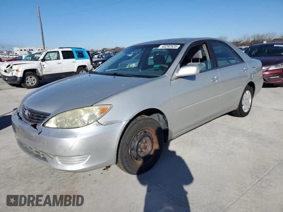✅ 2006 Toyota Camry STD • VIN: 4T1BE32K66U702055 • Лот: 43292525. Опубликован ранее на Copart с пробегом 200 712 миль. Бесплатный доступ к архиву аукционных продаж из США и подробный отчёт об истории автомобиля на DreamBid. Изображение 1.