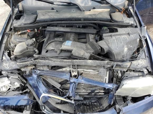 2011 BMW 3 Series z VIN WBAPG7G55BNN18564, wystawiony jako Copart lot #67601595 z przebiegiem 219 936 mil mil oraz Szkoda całkowita • Salvage title. Historia ofert i sprzedaży dostępna na DreamBid. Obrazek 11.