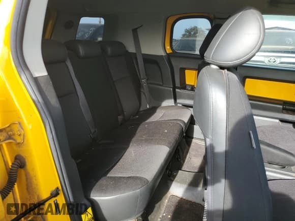 ✅ 2007 Toyota FJ Cruiser • VIN: JTEBU11FX70052800 • Lot: 63851075. Wystawiony na Copart z przebiegiem 138 831 mil. Bezpłatny archiwum sprzedaży aukcyjnych z USA i szczegółowy raport historii pojazdu na DreamBid. Zdjęcie 11.