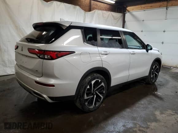 2022 Mitsubishi Outlander SE с VIN JA4J4UA81NZ024227, выставлен на аукционе Copart как лот 87088915 с пробегом 35 679 миль миль и Списание • Salvage title. История ставок и продаж доступна на DreamBid. Изображение 3.