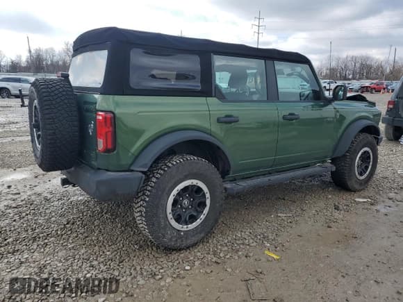 ✅ 2022 Ford Bronco • VIN: 1FMEE5DP0NLA81692 • Lot: 46881445. Wystawiony na Copart z przebiegiem 28 843 mil. Bezpłatny archiwum sprzedaży aukcyjnych z USA i szczegółowy raport historii pojazdu na DreamBid. Zdjęcie 3.