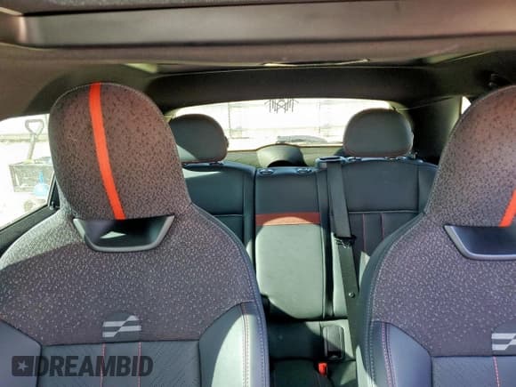 ✅ 2025 MINI Hardtop 4 Door Cooper S • VIN: WMW53GD09S2W65919 • Lot: 92370725. Wystawiony na Copart z przebiegiem 11 276 mil. Bezpłatny archiwum sprzedaży aukcyjnych z USA i szczegółowy raport historii pojazdu na DreamBid. Zdjęcie 10.