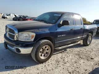 2007 Dodge 1500 SLT z VIN 1D7HA18P37J621489, wystawiony jako Copart lot #67723384 z przebiegiem 93 336 mil mil oraz Szkoda całkowita • Salvage title. Historia ofert i sprzedaży dostępna na DreamBid. Obrazek 1.