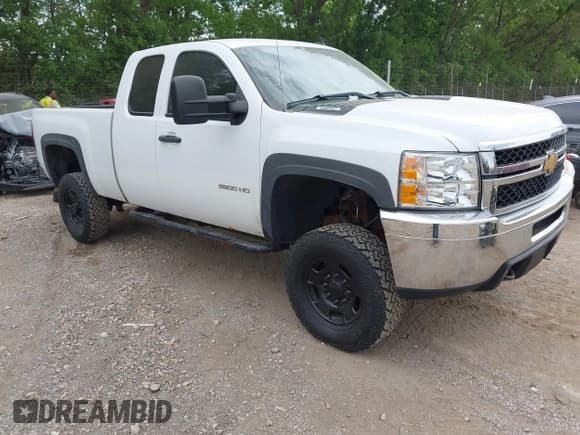 ✅ 2013 Chevrolet Silverado 2500HD Work Truck • VIN: 1GC2KVCG0DZ369368 • Lot: 42240624. Wystawiony na IAAI z przebiegiem 196 105 mil. Bezpłatny archiwum sprzedaży aukcyjnych z USA i szczegółowy raport historii pojazdu na DreamBid. Zdjęcie 1.