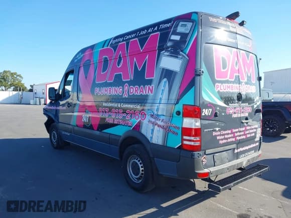 ✅ 2018 Mercedes-Benz Sprinter Cargo Worker • VIN: WD3PE7CD3JP648054 • Lot: 43625298. Wystawiony na IAAI z przebiegiem 60 887 mil. Bezpłatny archiwum sprzedaży aukcyjnych z USA i szczegółowy raport historii pojazdu na DreamBid. Zdjęcie 3.