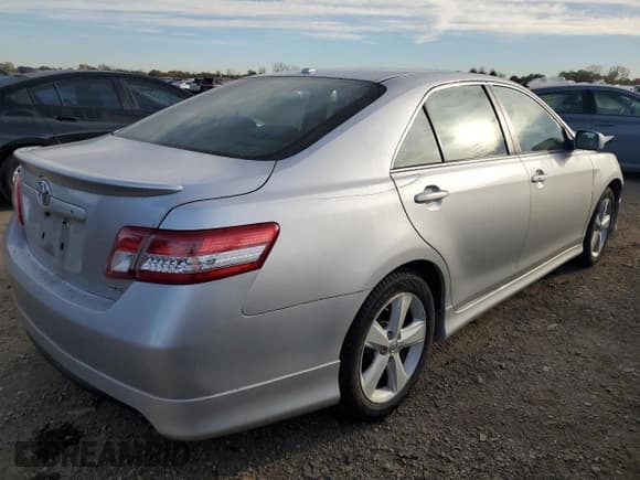 ✅ 2011 Toyota Camry LE • VIN: 4T1BF3EK4BU215245 • Lot: 90228645. Listed on Copart with 118,107 mi. Free auction sales archive from the USA and detailed vehicle history report at DreamBid. Image 3.