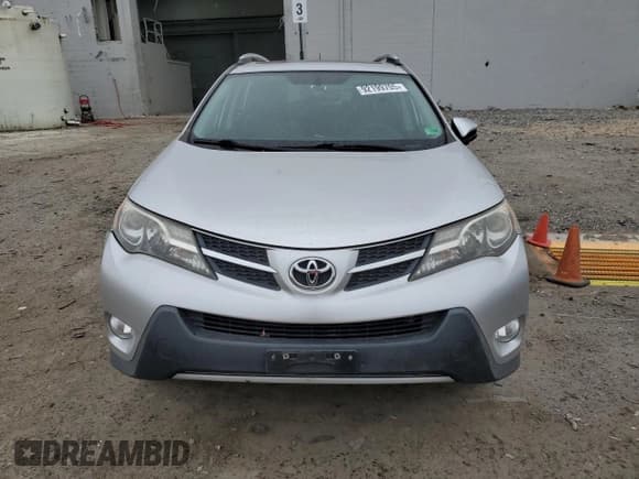 ✅ 2015 Toyota RAV4 Limited • VIN: 2T3DFREV6FW375968 • Lot: 92199705. Wystawiony na Copart z przebiegiem 165 611 mil. Bezpłatny archiwum sprzedaży aukcyjnych z USA i szczegółowy raport historii pojazdu na DreamBid. Zdjęcie 5.