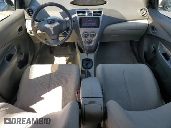 ✅ 2010 Toyota Yaris • VIN: JTDBT9K35A1368570 • Lot: 52547475. Wystawiony na Copart z przebiegiem 109 623 mil. Bezpłatny archiwum sprzedaży aukcyjnych z USA i szczegółowy raport historii pojazdu na DreamBid. Zdjęcie 8.