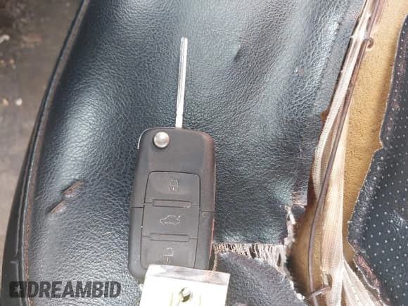 ✅ 2003 Volkswagen Beetle GLS • VIN: 3VWCK21C23M430011 • Lot: 42172983. Listed on IAAI with 169,764 mi. Free auction sales archive from the USA and detailed vehicle history report at DreamBid. Image 11.