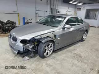 2009 BMW 3 Series 328i xDrive с VIN WBAWC33549PU83276, выставлен на аукционе Copart как лот 85281895 с пробегом 122 308 миль миль и Списание • Salvage title. История ставок и продаж доступна на DreamBid. Изображение 1.