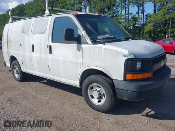 ✅ 2008 Chevrolet Express Cargo • VIN: 1GCGG25CX81111251 • Лот: 43186243. Опубликован ранее на IAAI с пробегом 143 956 миль. Бесплатный доступ к архиву аукционных продаж из США и подробный отчёт об истории автомобиля на DreamBid. Изображение 1.