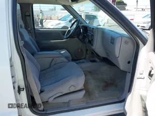 ✅ 1996 Chevrolet Blazer • VIN: 1GNCS13W5T2298221 • Lot: 43130956. Wystawiony na IAAI z przebiegiem 119 444 mil. Bezpłatny archiwum sprzedaży aukcyjnych z USA i szczegółowy raport historii pojazdu na DreamBid. Zdjęcie 5.