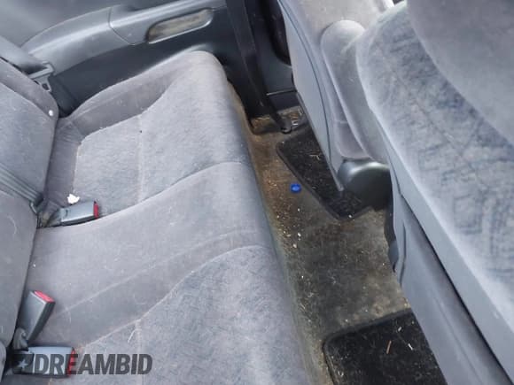 ✅ 2002 Honda Civic • VIN: 1HGEM21682L107793 • Lot: 42553259. Wystawiony na IAAI z przebiegiem 223 359 mil. Bezpłatny archiwum sprzedaży aukcyjnych z USA i szczegółowy raport historii pojazdu na DreamBid. Zdjęcie 8.