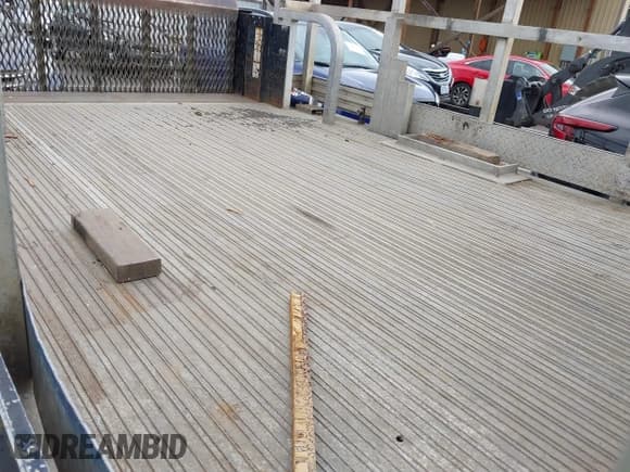 ✅ 2007 Chevrolet Silverado 2500HD Work Truck • VIN: 1GBHC24U67E180783 • Lot: 41880739. Wystawiony na IAAI z przebiegiem 130 293 mil. Bezpłatny archiwum sprzedaży aukcyjnych z USA i szczegółowy raport historii pojazdu na DreamBid. Zdjęcie 8.