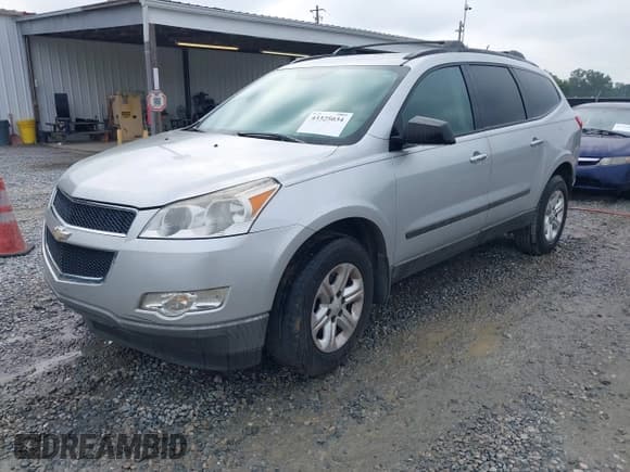 ✅ 2012 Chevrolet Traverse LS • VIN: 1GNKRFED3CJ190346 • Lot: 43325034. Wystawiony na IAAI z przebiegiem 227 731 mil. Bezpłatny archiwum sprzedaży aukcyjnych z USA i szczegółowy raport historii pojazdu na DreamBid. Zdjęcie 2.