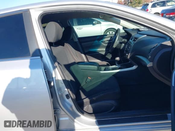 ✅ 2015 Nissan Altima SV • VIN: 1N4AL3AP4FC436887 • Lot: 43812252. Listed on IAAI with 159,309 mi. Free auction sales archive from the USA and detailed vehicle history report at DreamBid. Image 5.