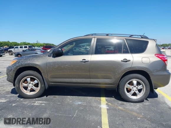 ✅ 2010 Toyota RAV4 • VIN: 2T3ZK4DV9AW005077 • Лот: 41316570. Опубликован ранее на IAAI с пробегом 229 068 миль. Бесплатный доступ к архиву аукционных продаж из США и подробный отчёт об истории автомобиля на DreamBid. Изображение 14.