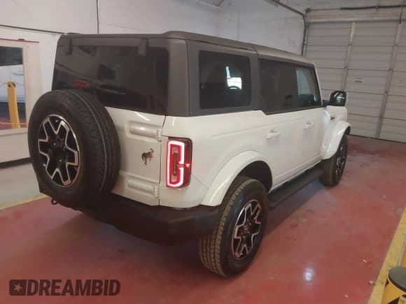 ✅ 2024 Ford Bronco Outer Banks • VIN: 1FMDE8BH4RLB07869 • Лот: 43905481. Опубликован ранее на IAAI с пробегом 4 185 миль. Бесплатный доступ к архиву аукционных продаж из США и подробный отчёт об истории автомобиля на DreamBid. Изображение 4.