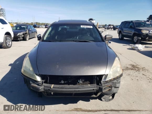 ✅ 2006 Honda Accord EX-L • VIN: 1HGCM56806A042832 • Lot: 62535365. Listed on Copart with 217,959 mi. Free auction sales archive from the USA and detailed vehicle history report at DreamBid. Image 5.