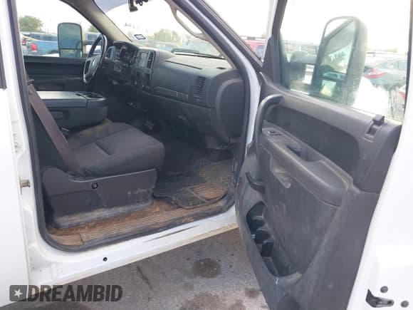 ✅ 2012 Chevrolet Silverado 2500HD LT • VIN: 1GC1KXC88CF116895 • Lot: 43722002. Listed on IAAI with 284,653 mi. Free auction sales archive from the USA and detailed vehicle history report at DreamBid. Image 5.