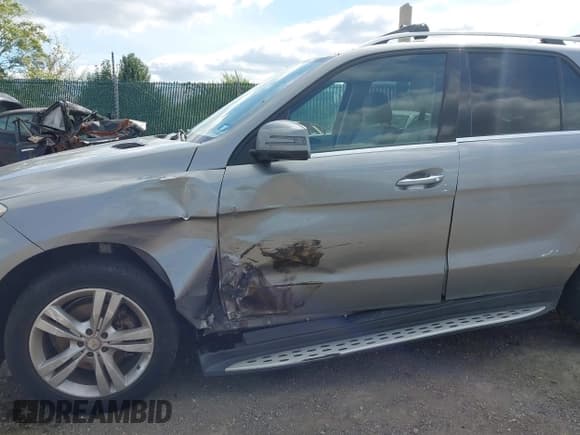 ✅ 2014 Mercedes-Benz M 350 • VIN: 4JGDA5HB4EA373654 • Lot: 43340740. Listed on IAAI with 123,043 mi. Free auction sales archive from the USA and detailed vehicle history report at DreamBid. Image 6.